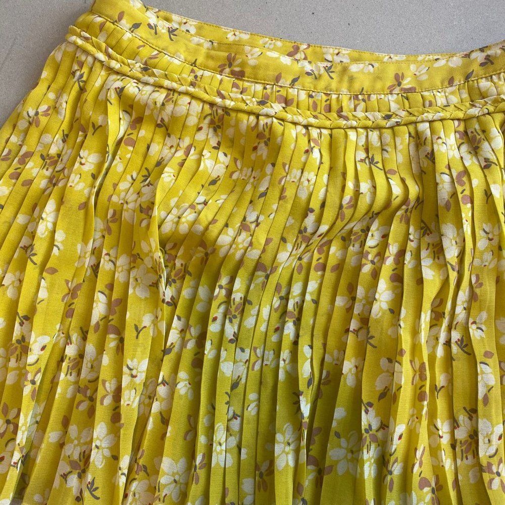 American Eagle Outfitters Chic Yellow Floral Feminine Pleated Mini Skirt, 0/XS - Picture 8 of 11
